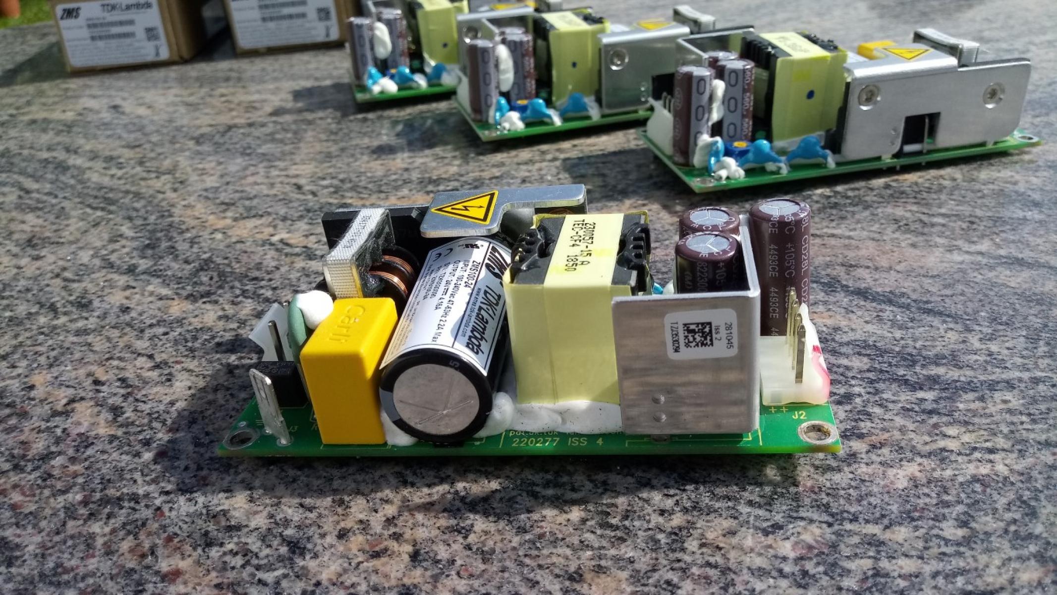 TDK Lambda ZMS100-24 Power Supply Netzteil, € 19,- (8130 Frohnleiten)